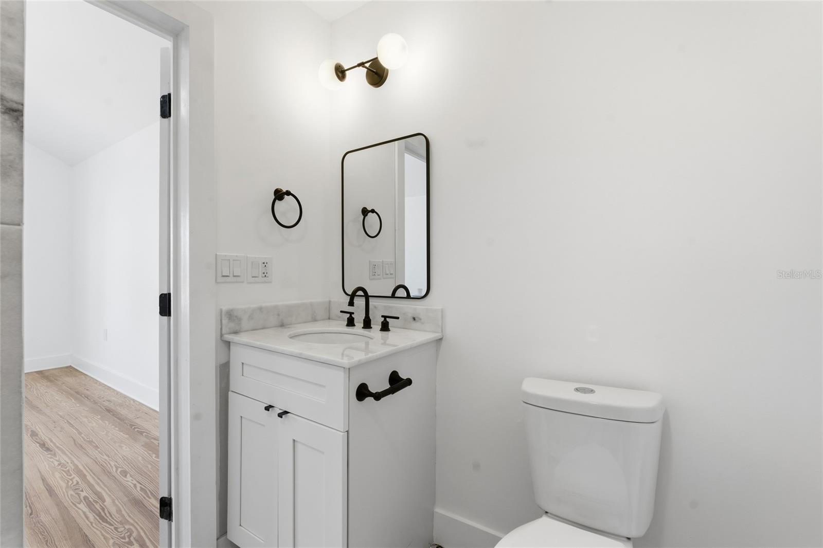 Image 12 of 15 For 326 6th Avenue N