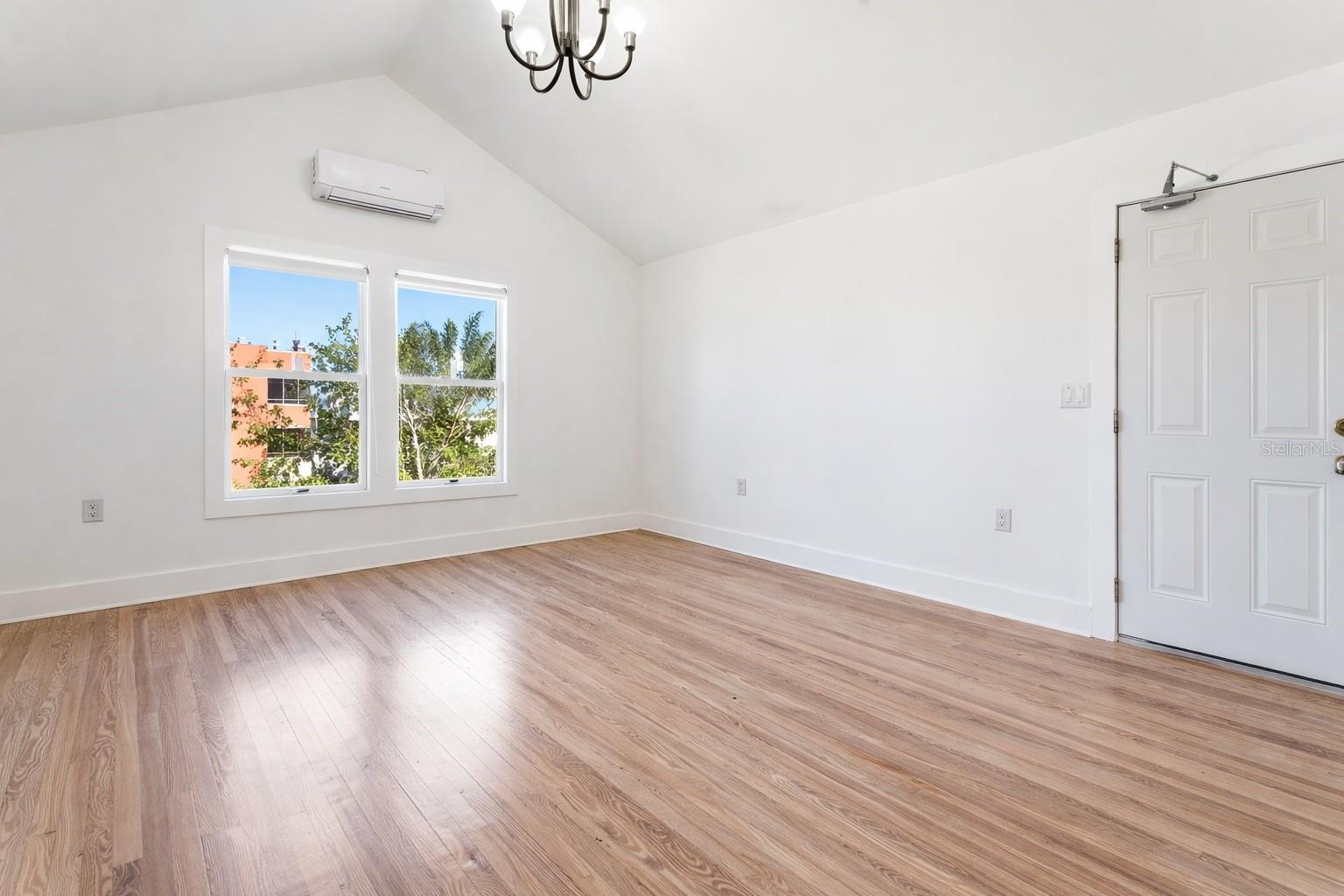 Image 13 of 15 For 326 6th Avenue N