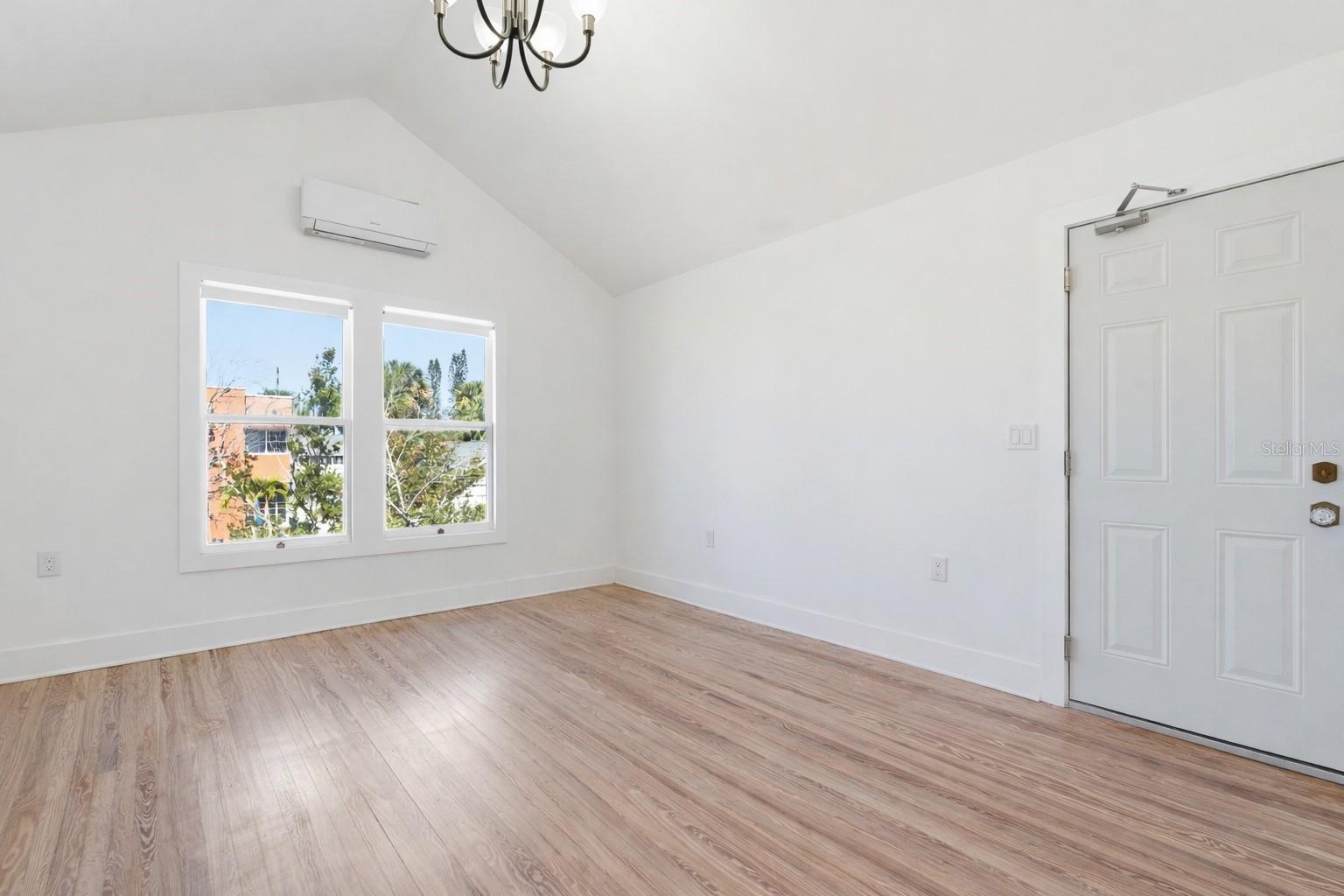 Image 6 of 15 For 326 6th Avenue N