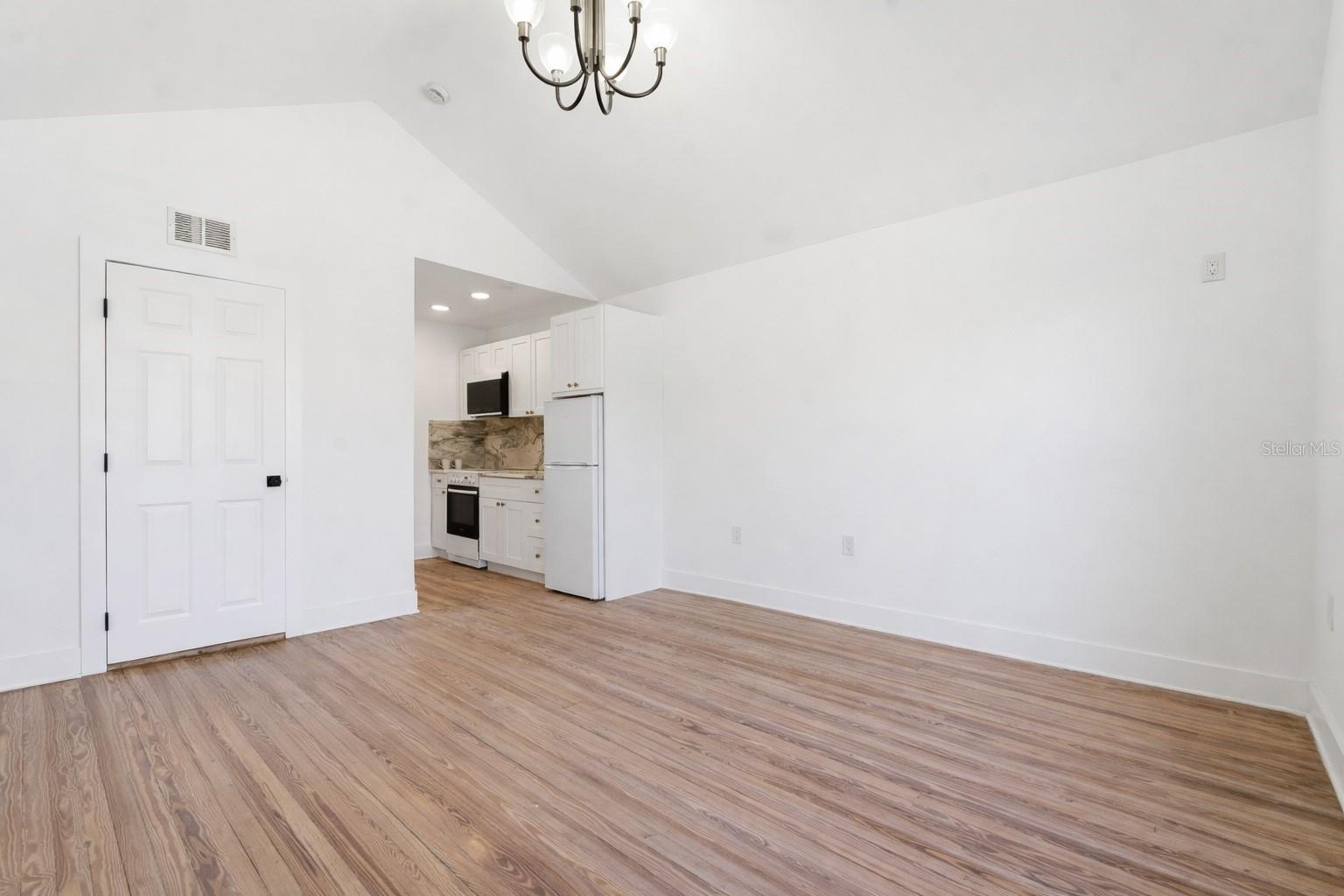 Image 7 of 15 For 326 6th Avenue N