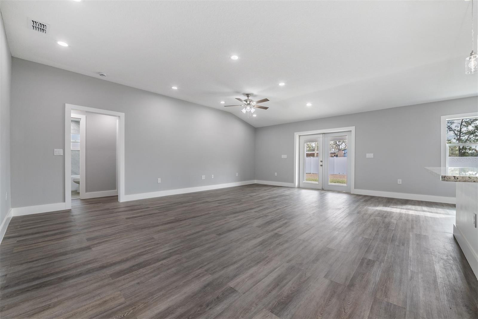 Image 18 of 38 For 11734 Orange Court