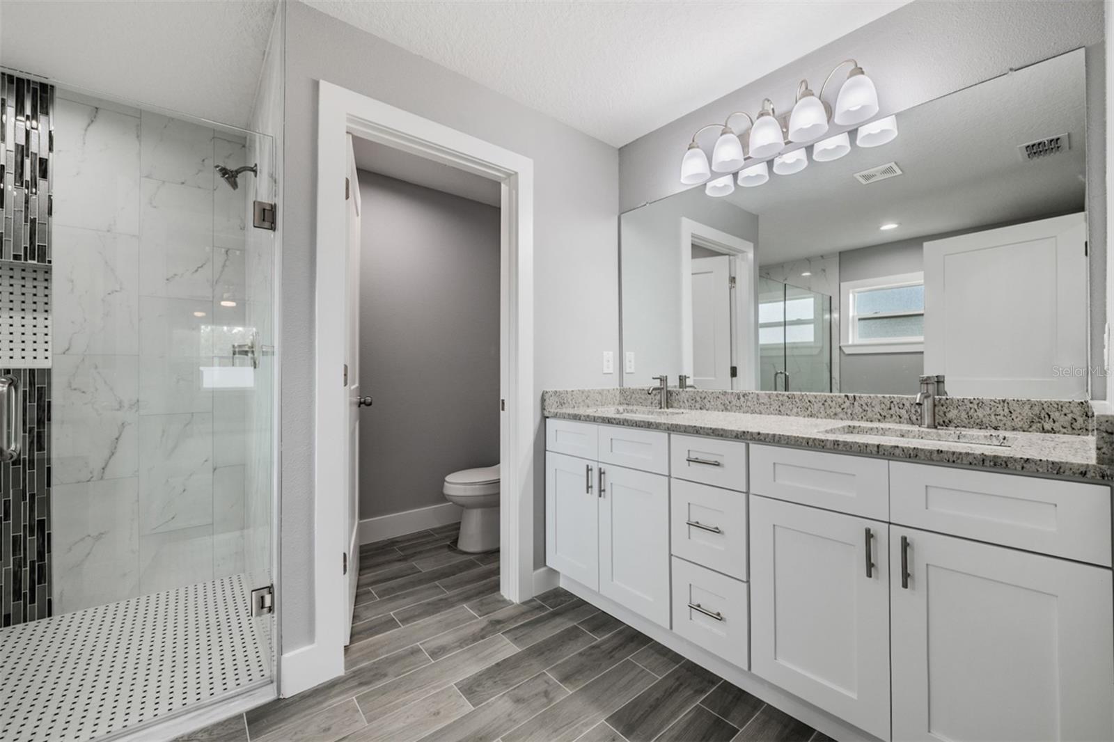 Image 23 of 38 For 11734 Orange Court