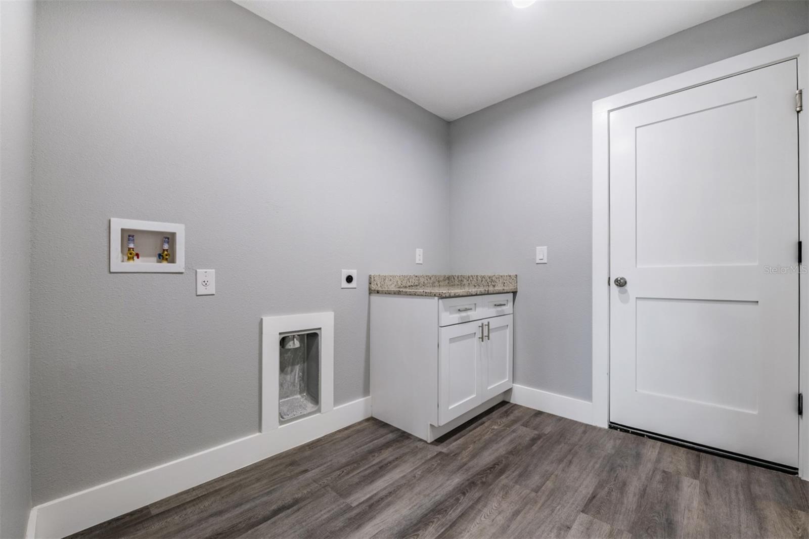 Image 34 of 38 For 11734 Orange Court