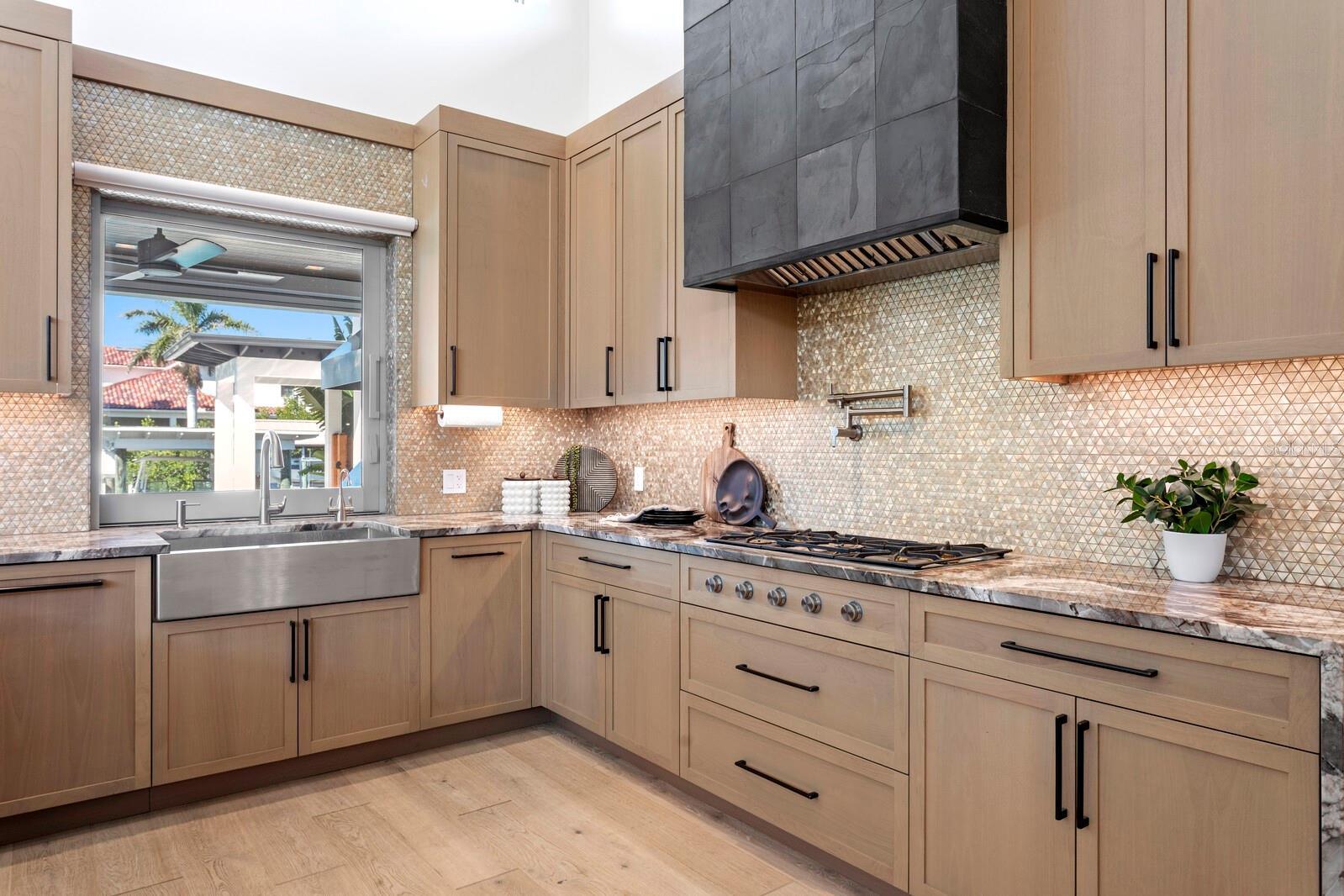 Listing photo id 17 for 5129 Neptune Way