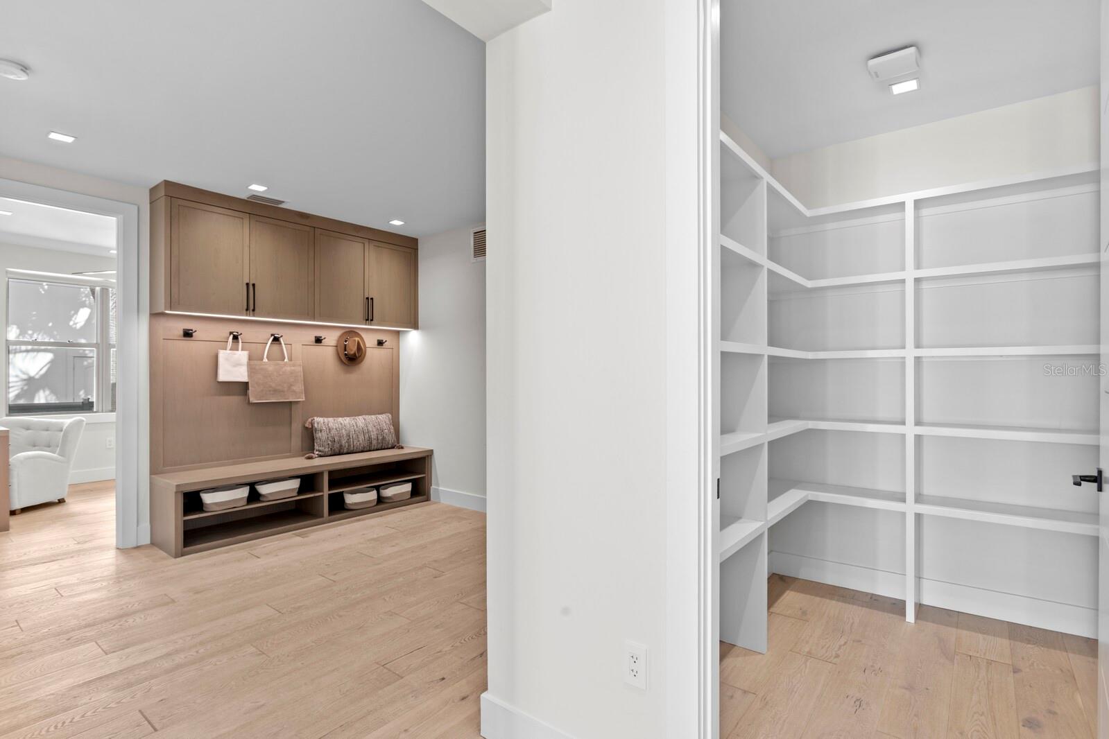 Listing photo id 22 for 5129 Neptune Way