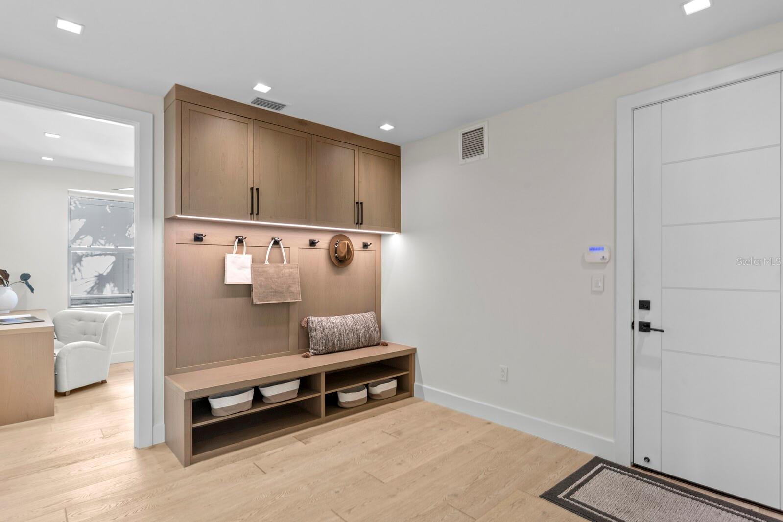 Listing photo id 23 for 5129 Neptune Way