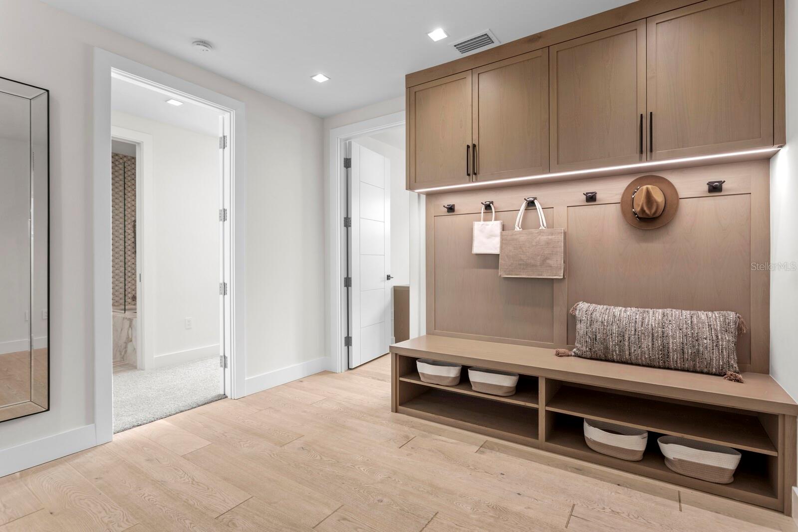 Listing photo id 24 for 5129 Neptune Way