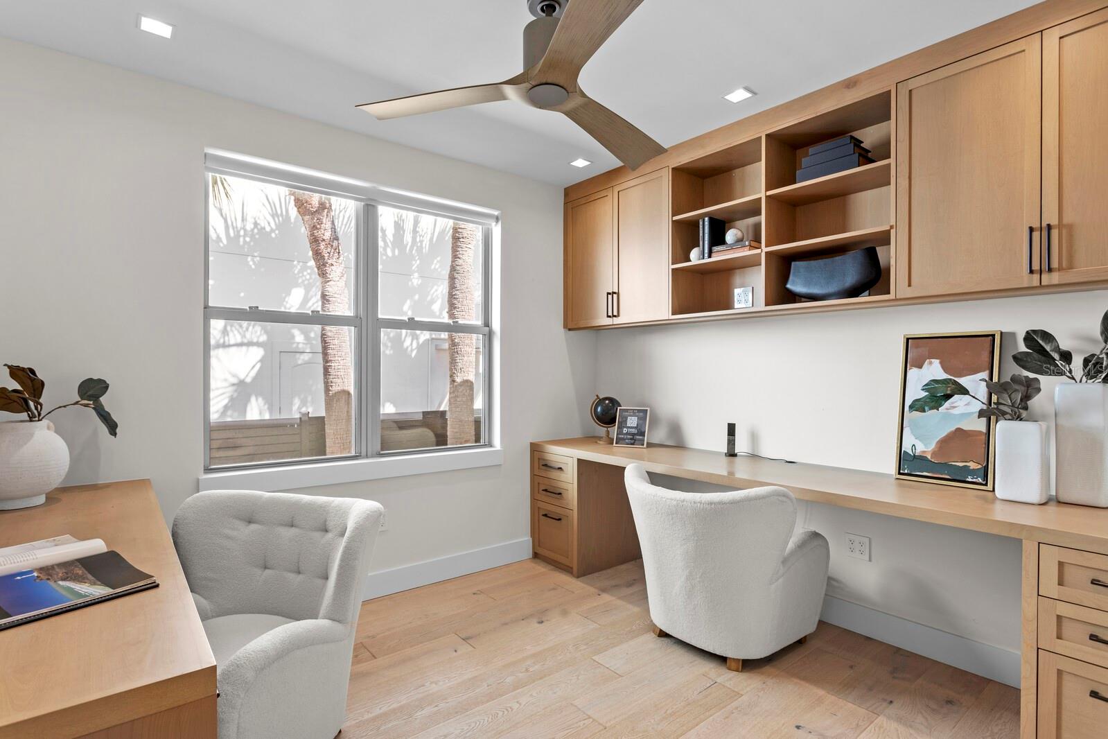 Listing photo id 25 for 5129 Neptune Way