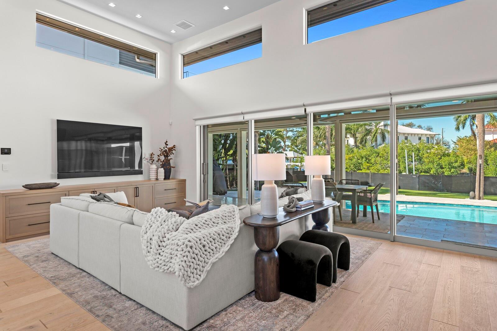 Listing photo id 42 for 5129 Neptune Way