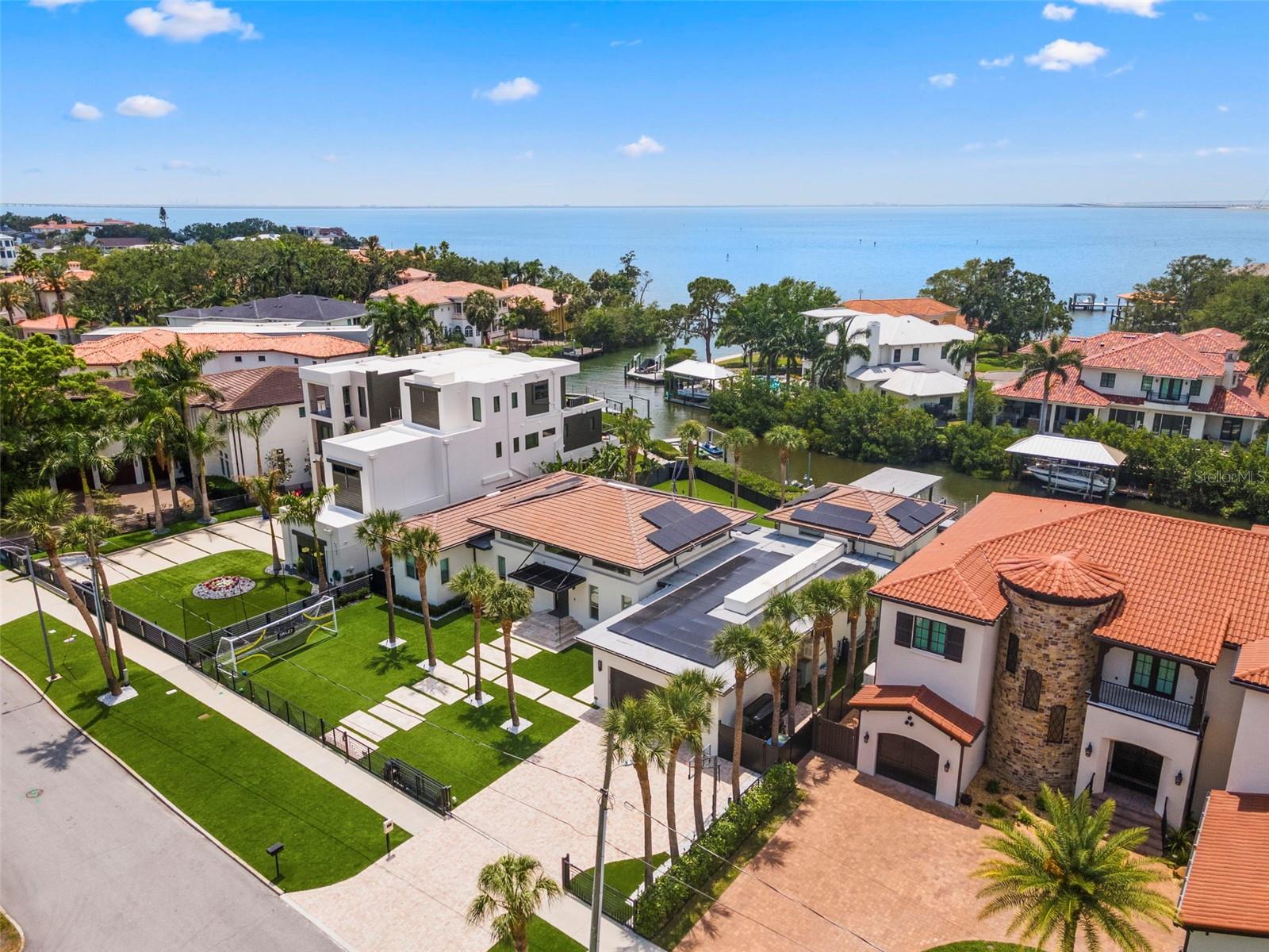 Listing photo id 4 for 5129 Neptune Way