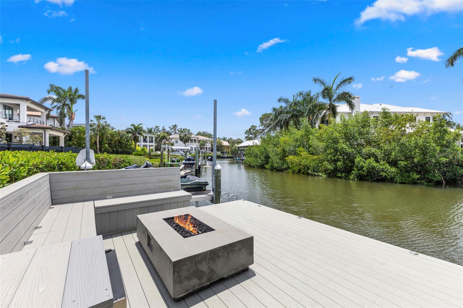 Listing photo id 67 for 5129 Neptune Way