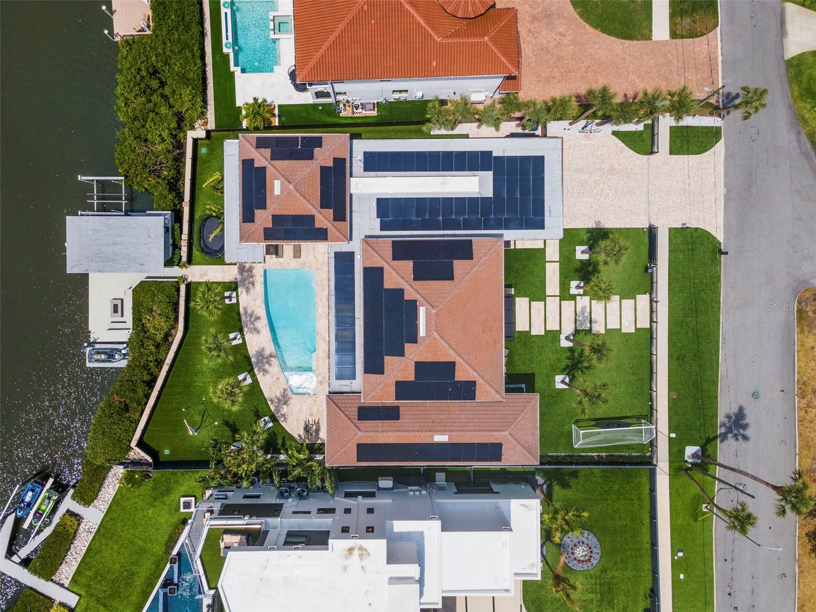 Listing photo id 72 for 5129 Neptune Way