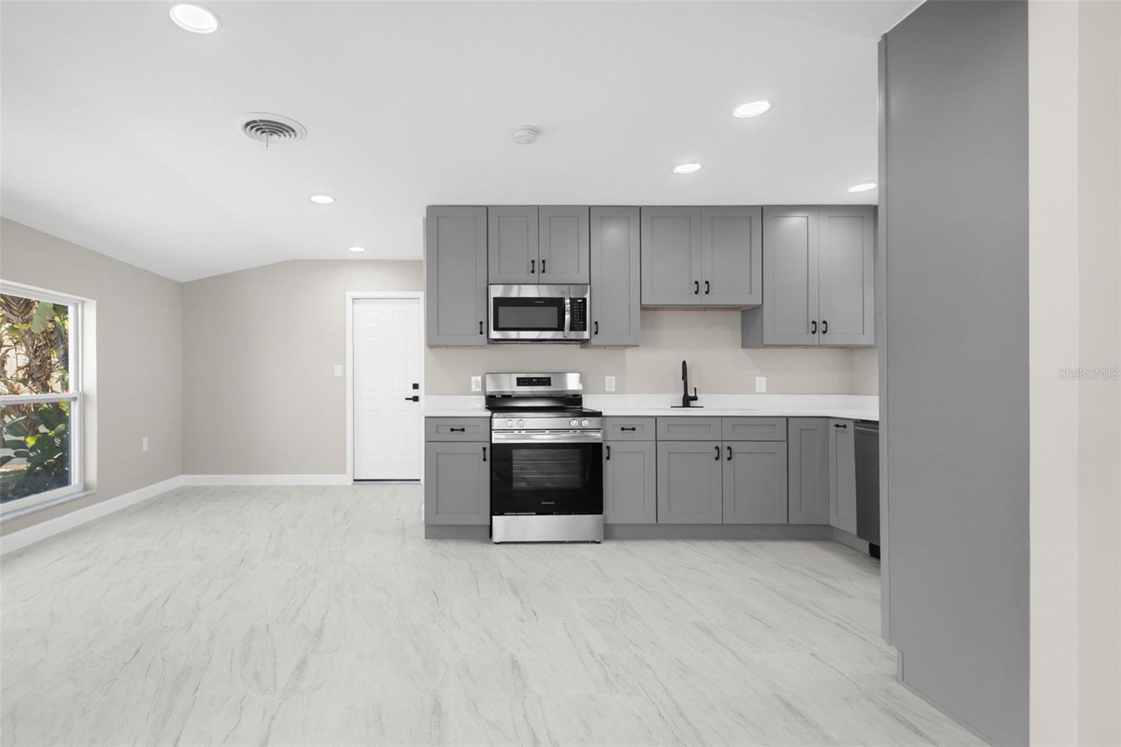 Image 7 of 27 For 729 Spanish Main Drive