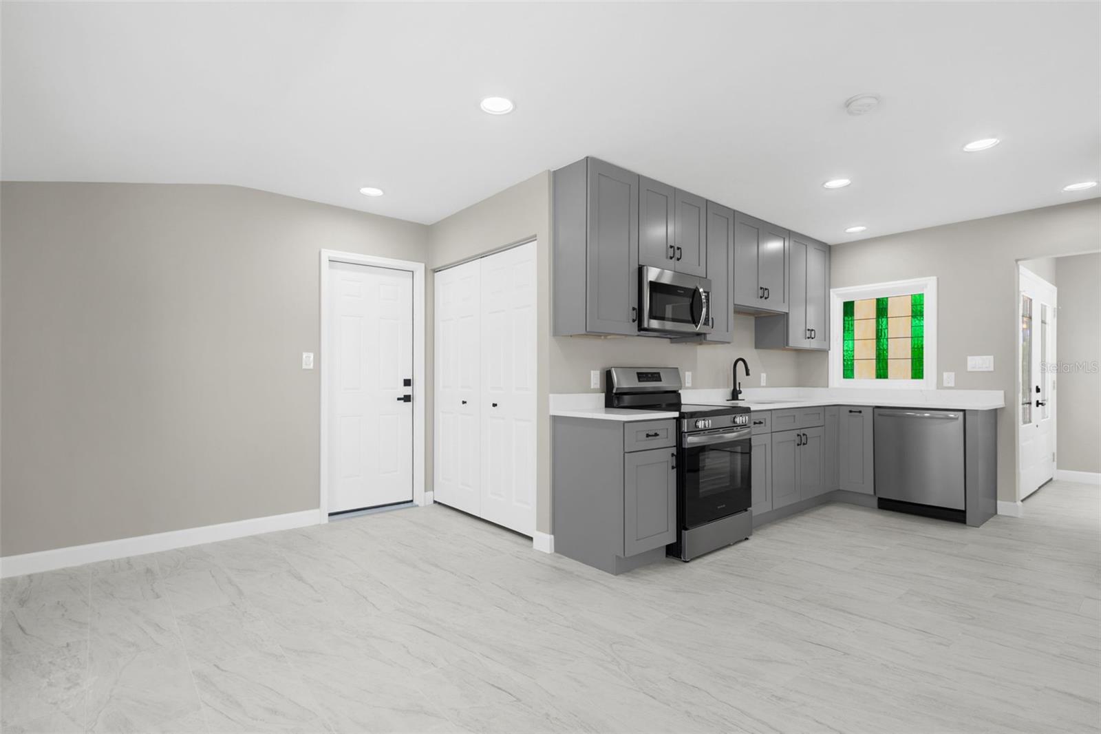 Image 8 of 27 For 729 Spanish Main Drive