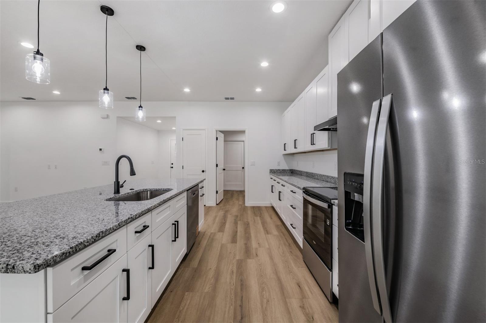 Image 14 of 39 For 38086 Countryside Place