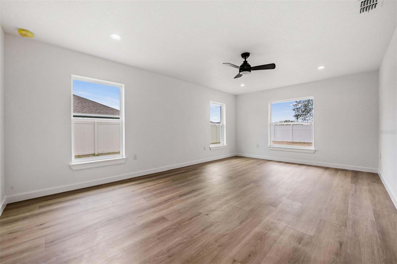 Image 21 of 39 For 38086 Countryside Place