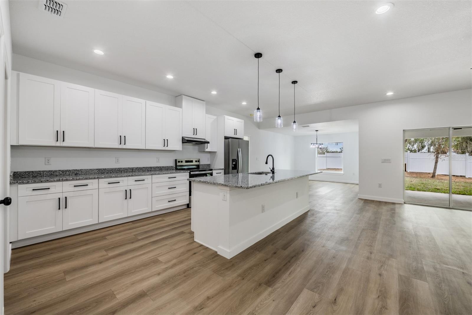 Image 8 of 39 For 38086 Countryside Place