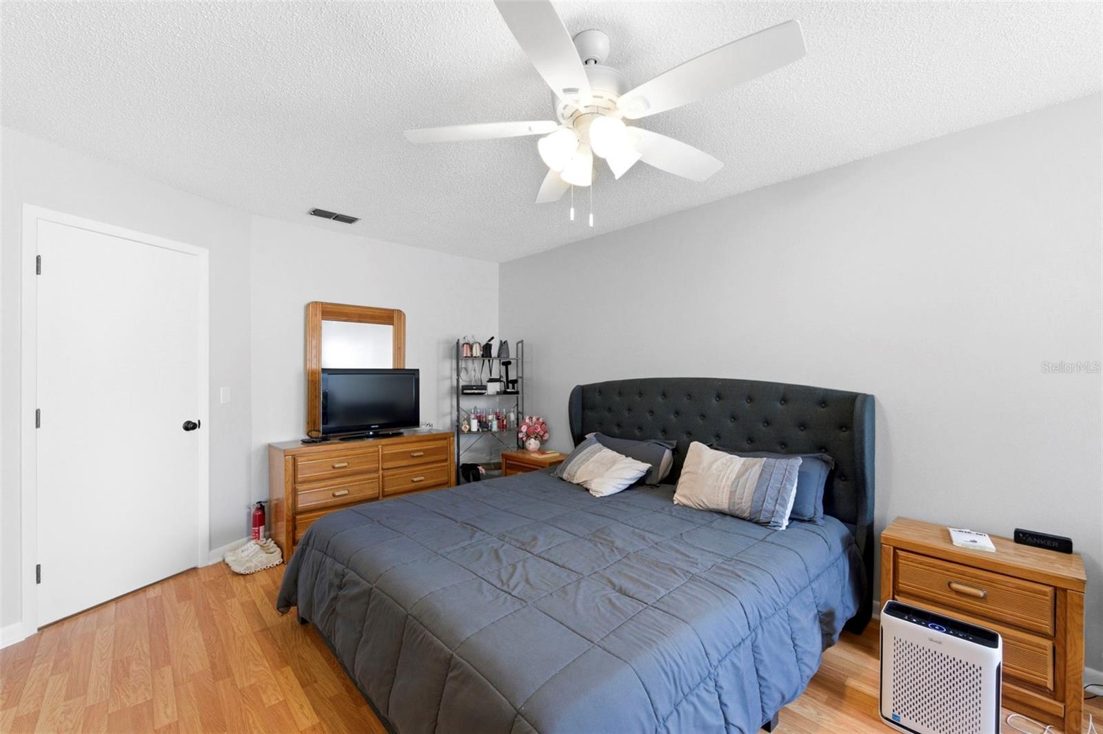 Image 35 of 53 For 500 New York Avenue 34