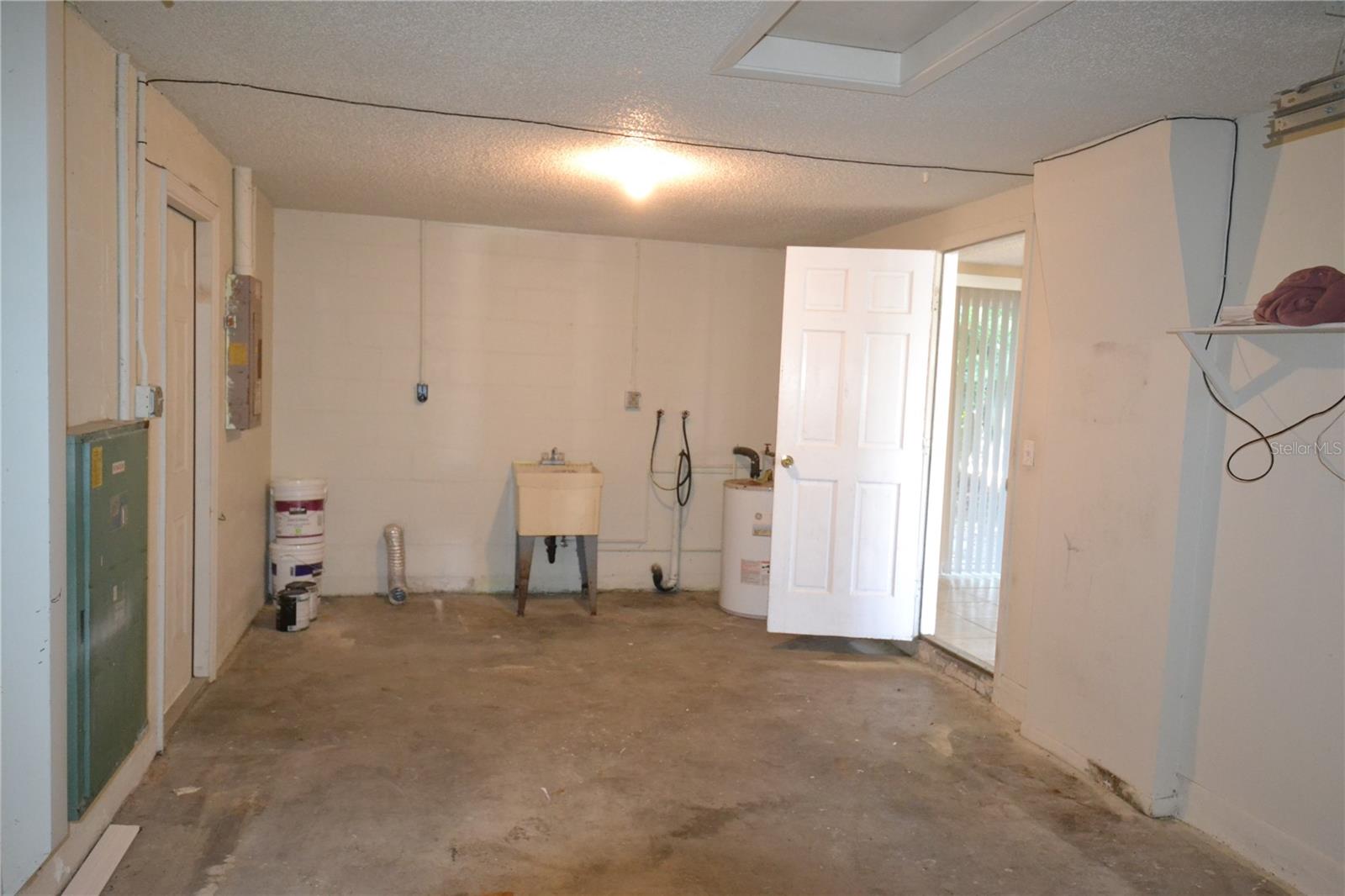 Image 28 of 45 For 2143 Chatlin Road