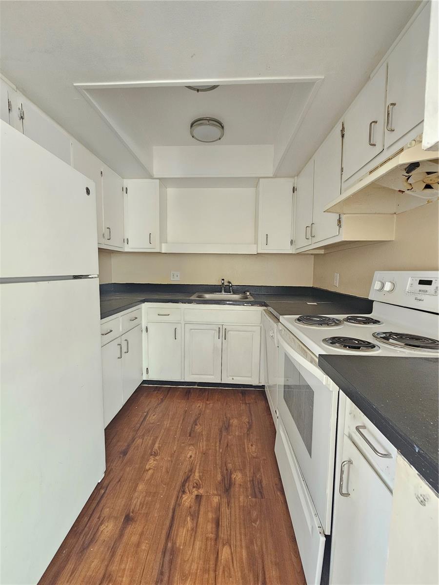 Image 5 of 15 For 7611 Paula Drive 5