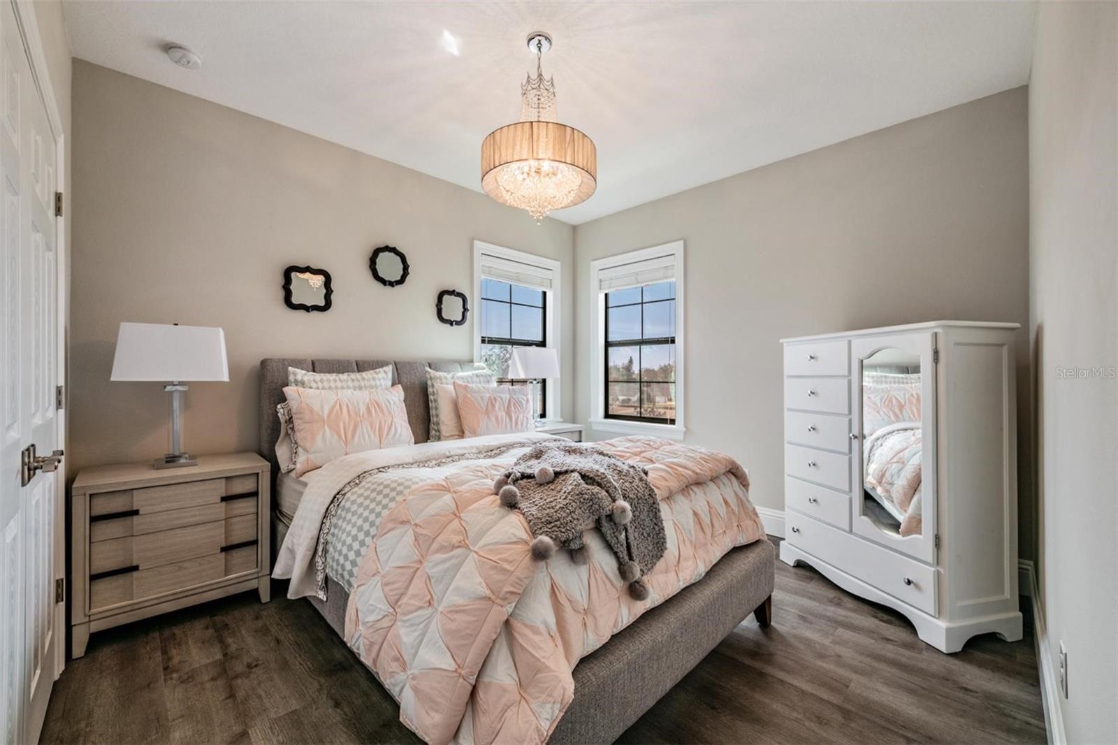 Image 20 of 31 For 2913 Valencia Ridge Street