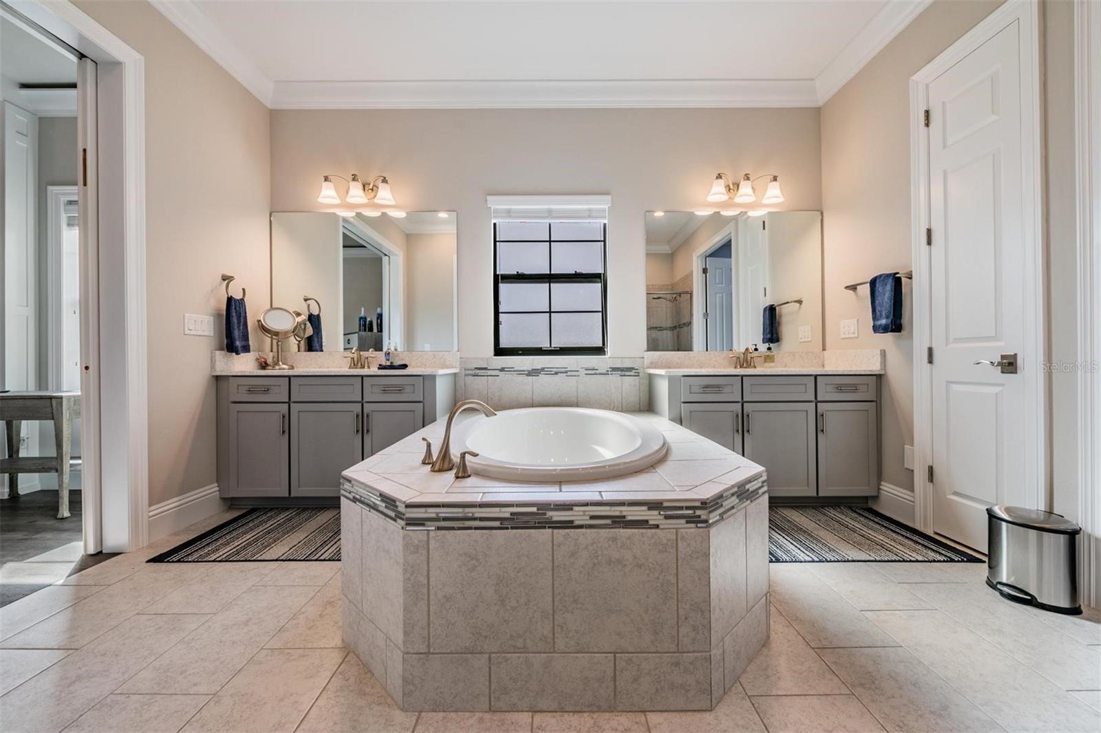 Image 6 of 31 For 2913 Valencia Ridge Street