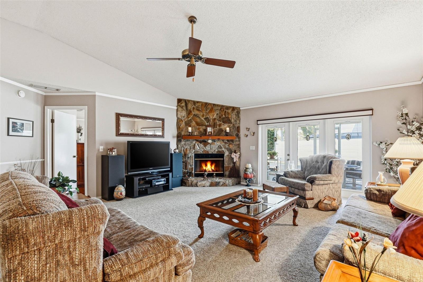 Image 14 of 47 For 9727 Fox Chapel Road