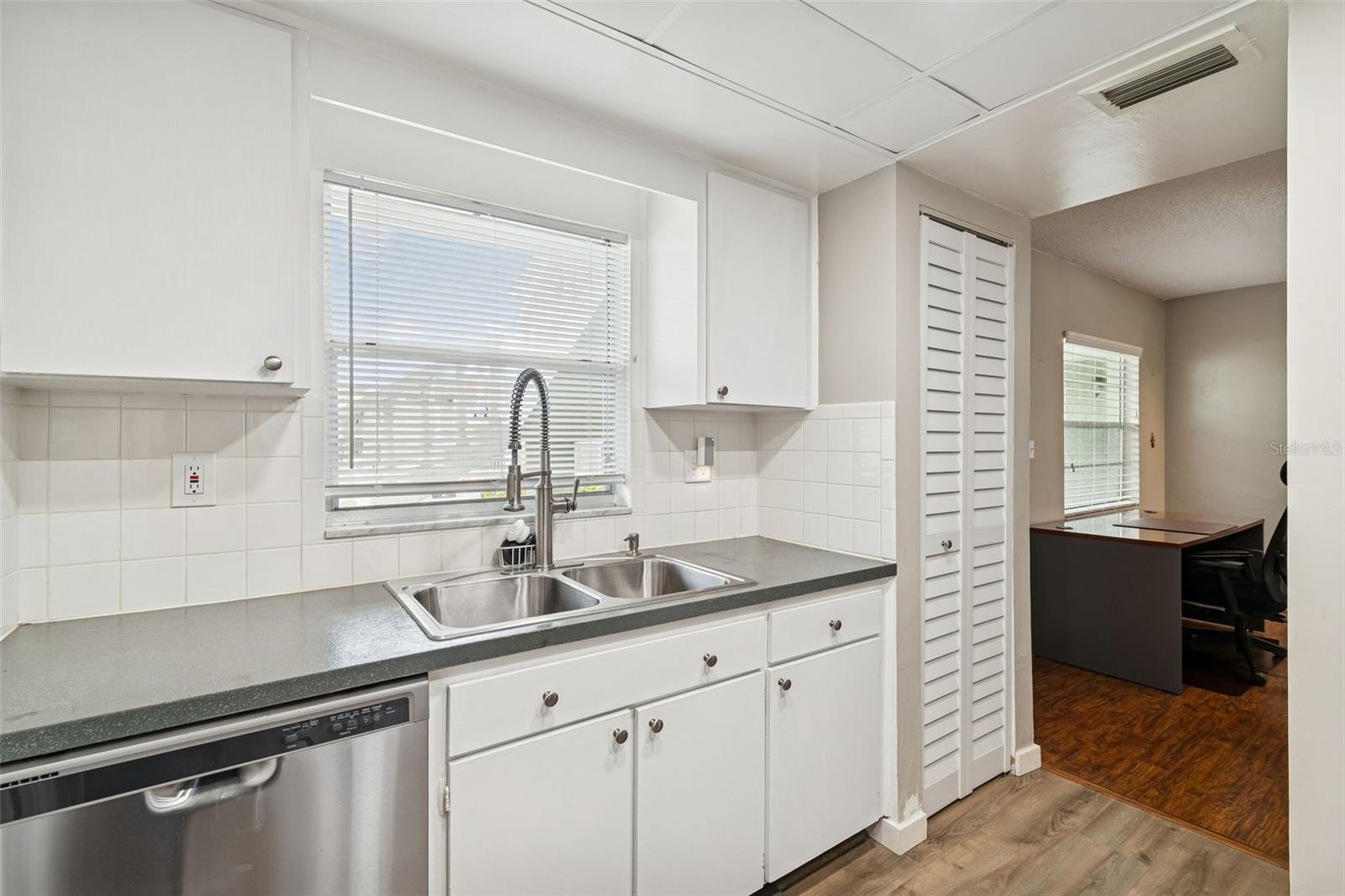 Image 12 of 52 For 1250 S Pinellas Ave  503