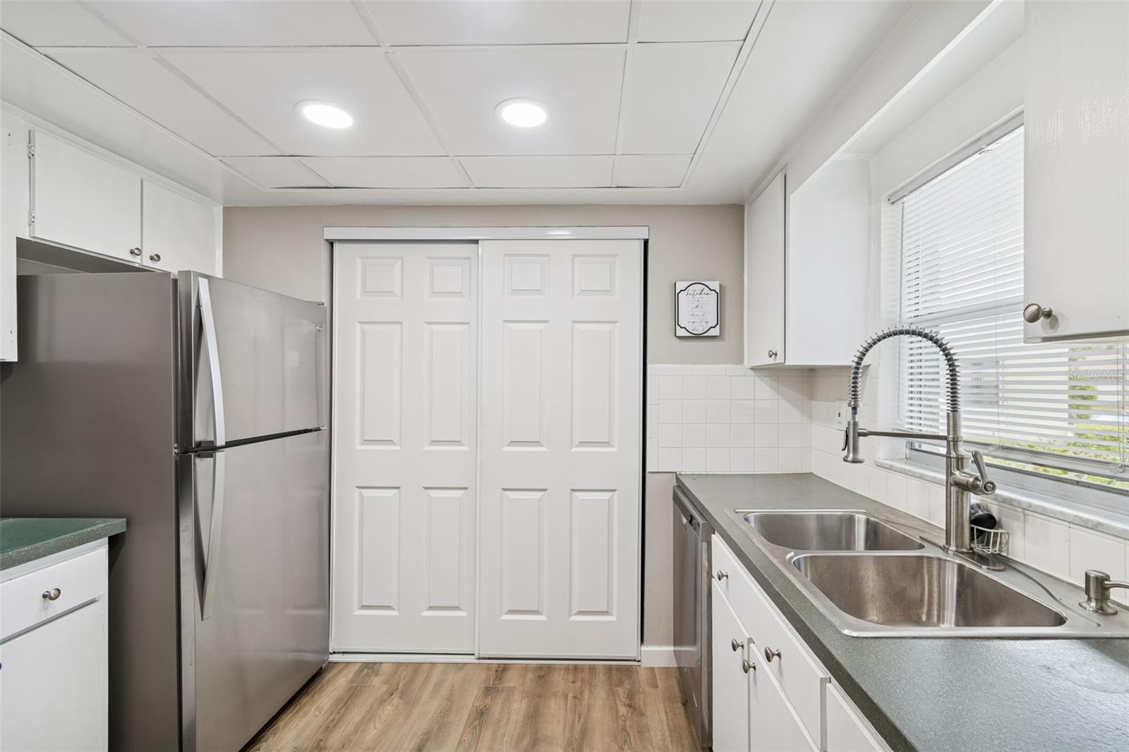 Image 7 of 52 For 1250 S Pinellas Ave  503