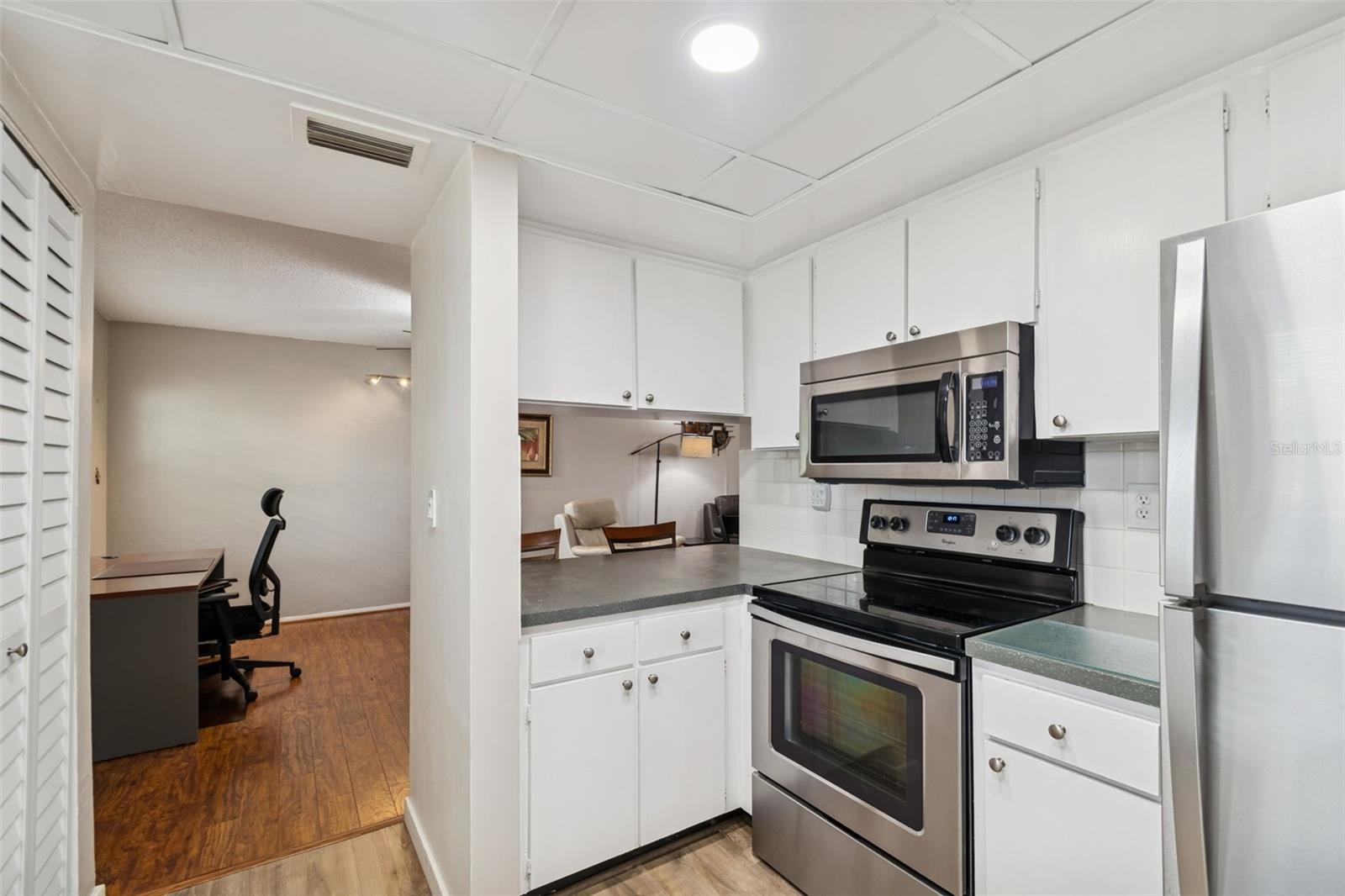 Image 9 of 52 For 1250 S Pinellas Ave  503