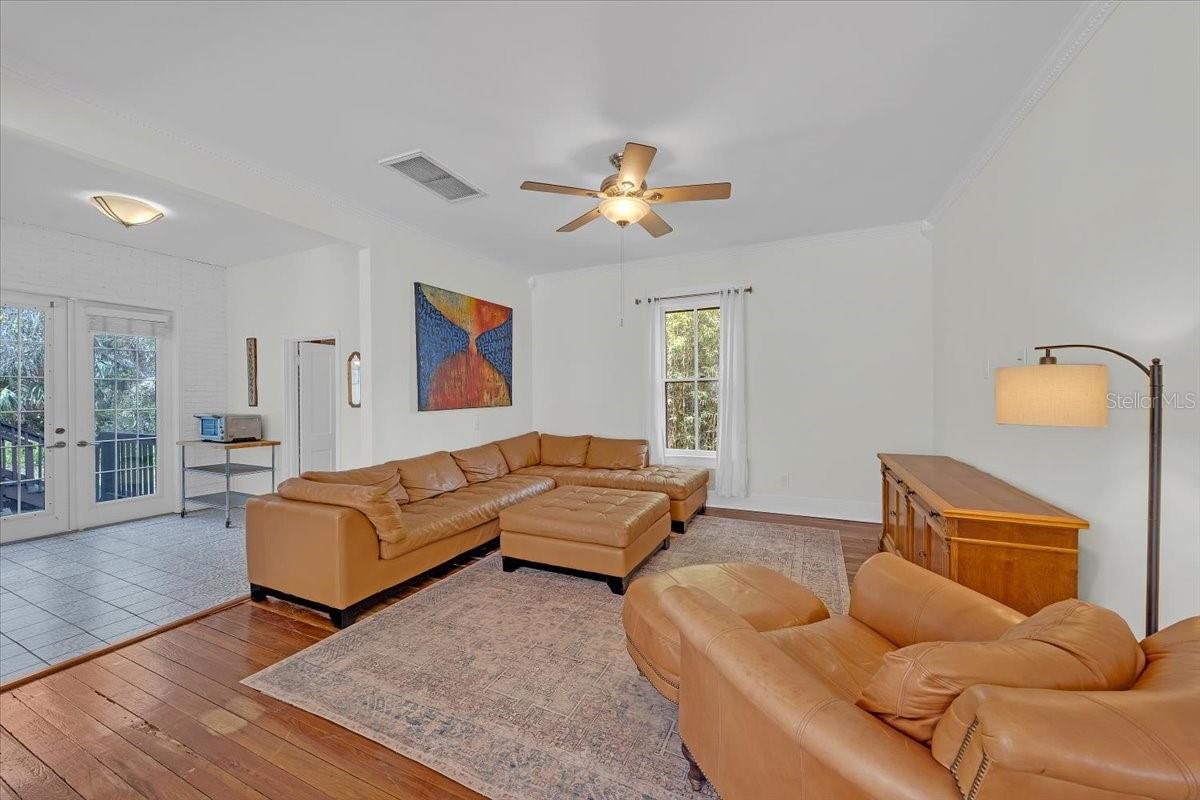 Image 23 of 59 For 4108 Lynn Avenue