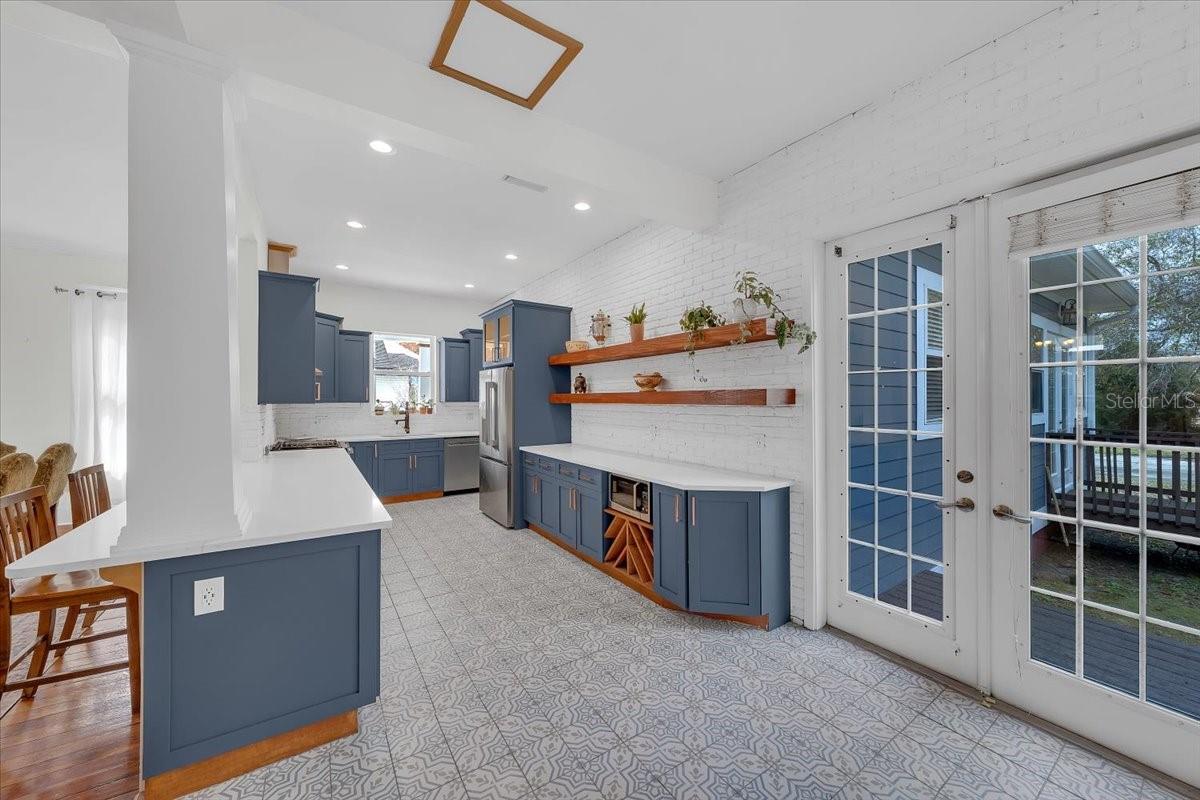 Image 34 of 59 For 4108 Lynn Avenue