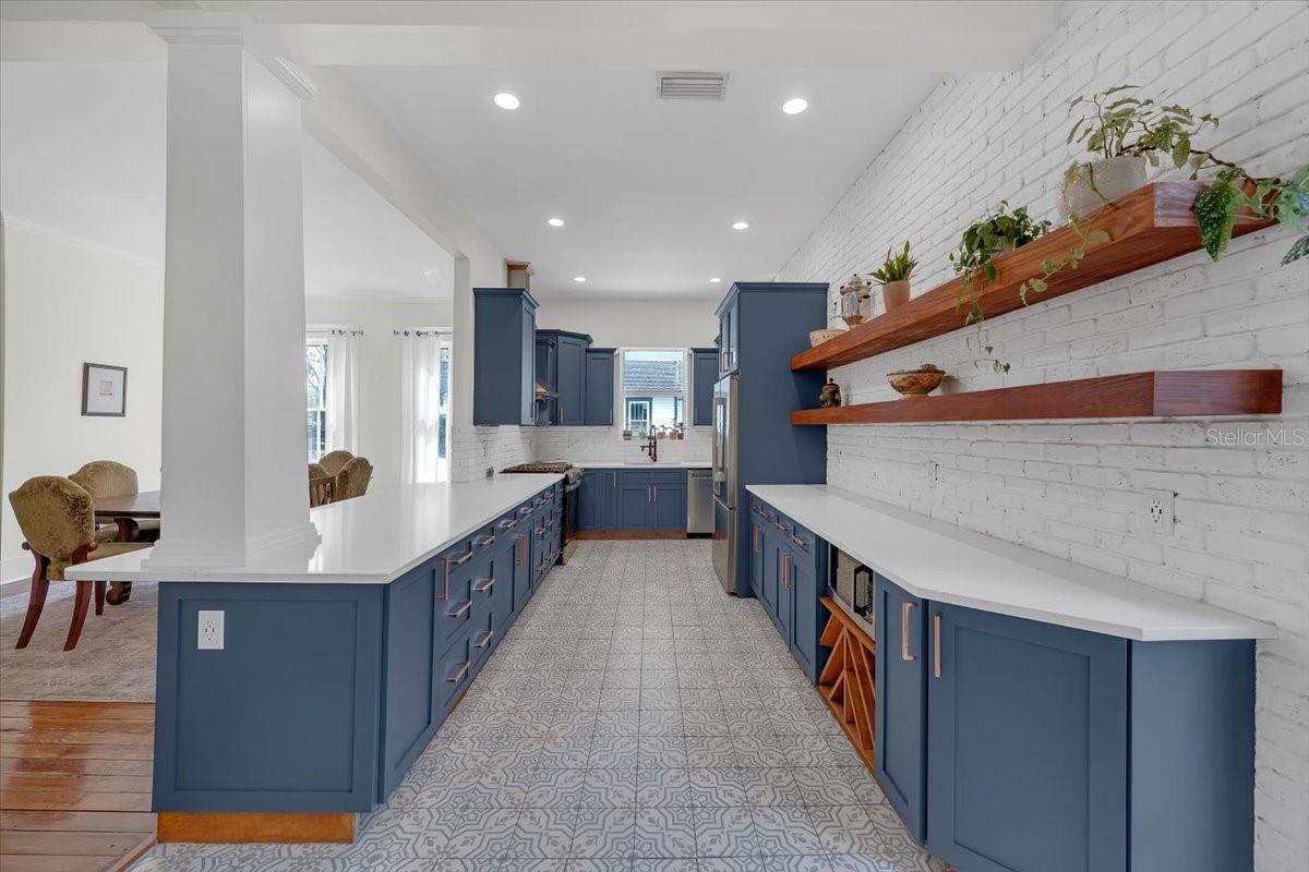 Image 35 of 59 For 4108 Lynn Avenue