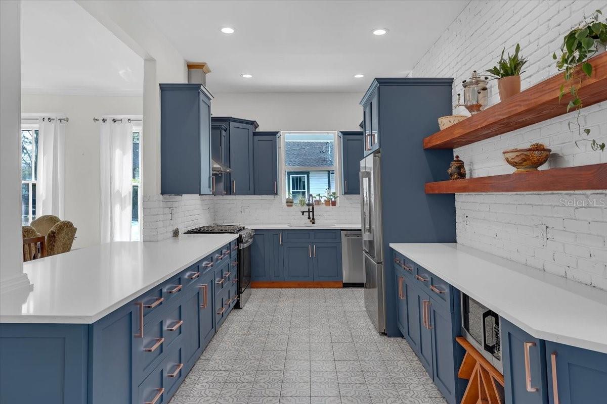 Image 36 of 59 For 4108 Lynn Avenue