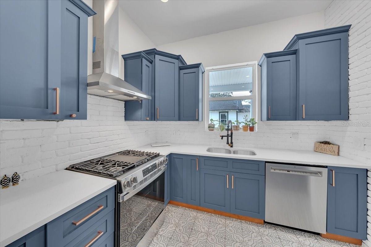 Image 38 of 59 For 4108 Lynn Avenue