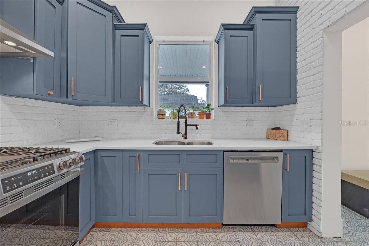 Image 46 of 59 For 4108 Lynn Avenue