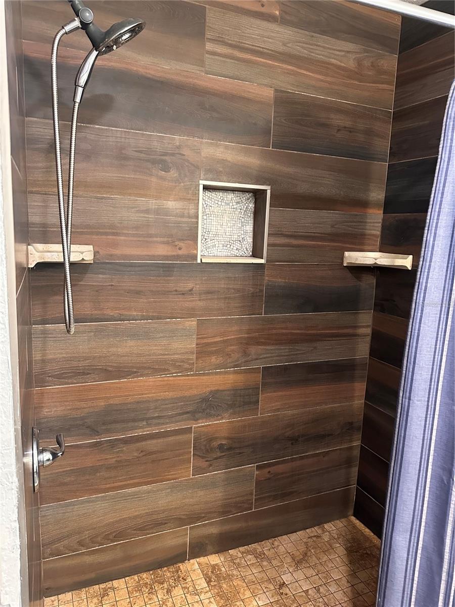 Image 10 of 15 For 7407 33rd Avenue S