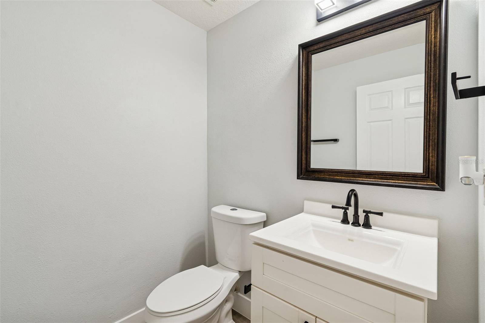 Image 12 of 88 For 18154 Sandy Pointe Drive