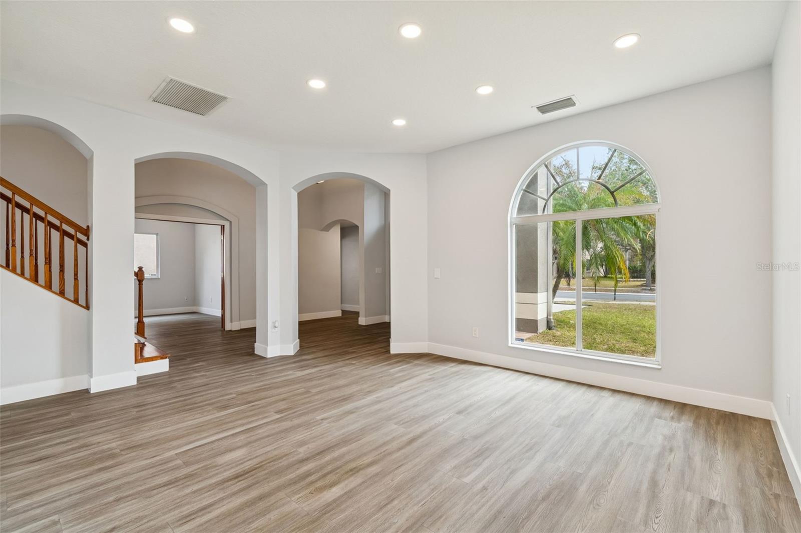 Image 20 of 88 For 18154 Sandy Pointe Drive