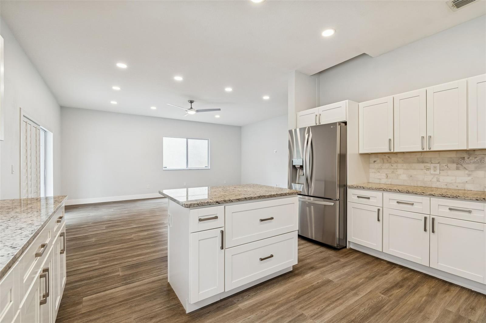 Image 28 of 88 For 18154 Sandy Pointe Drive