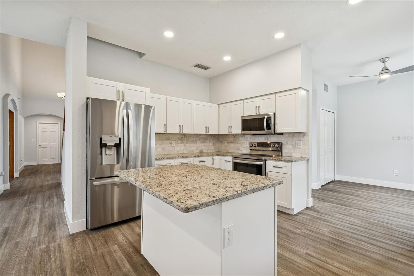 Image 29 of 88 For 18154 Sandy Pointe Drive