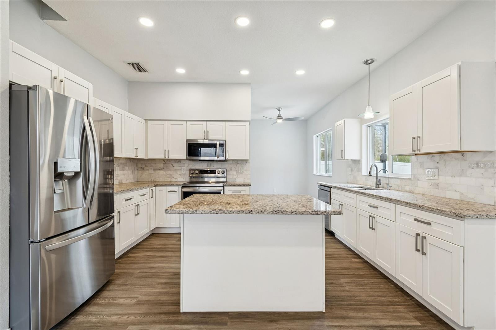 Image 31 of 88 For 18154 Sandy Pointe Drive