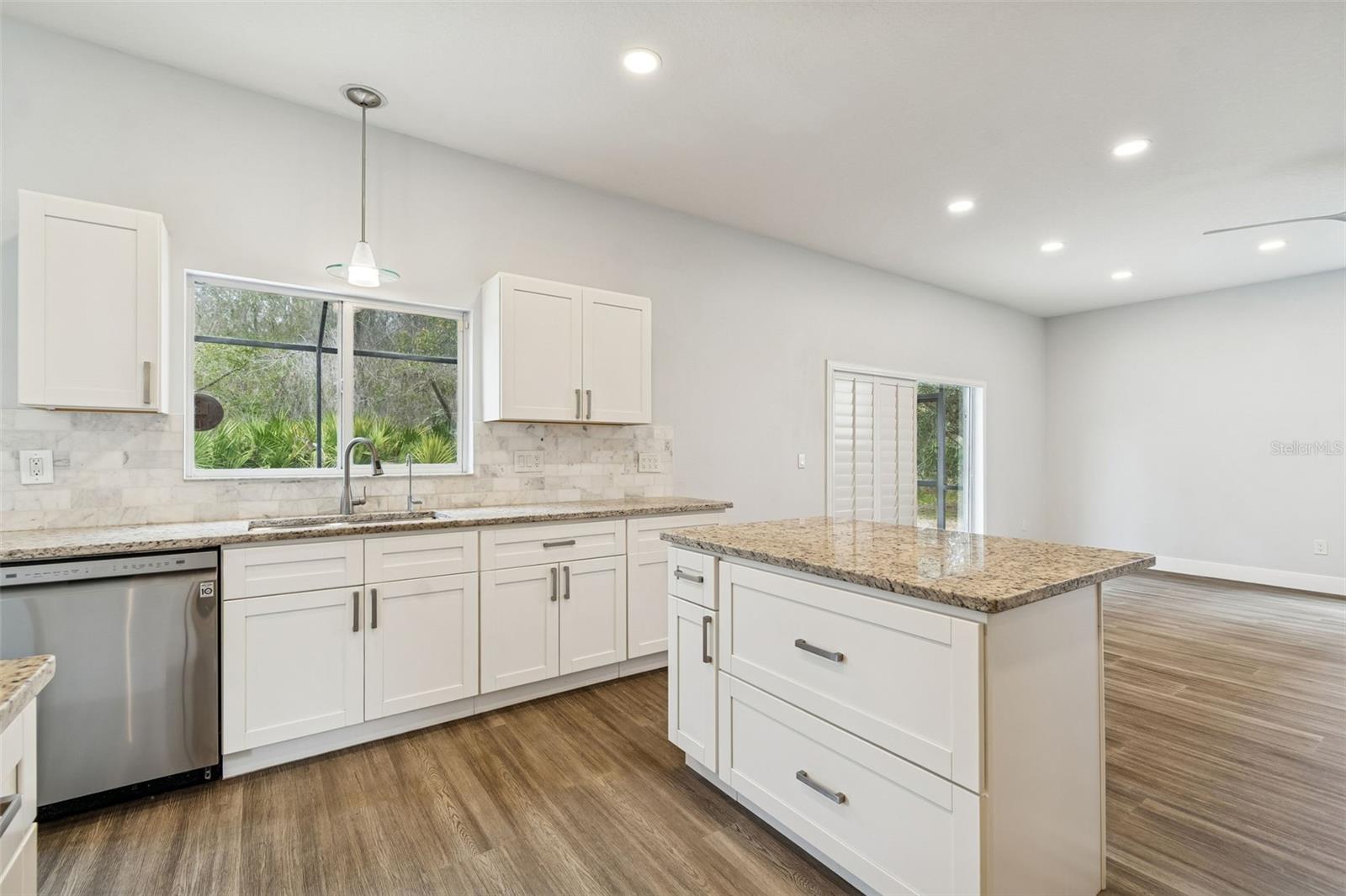 Image 32 of 88 For 18154 Sandy Pointe Drive