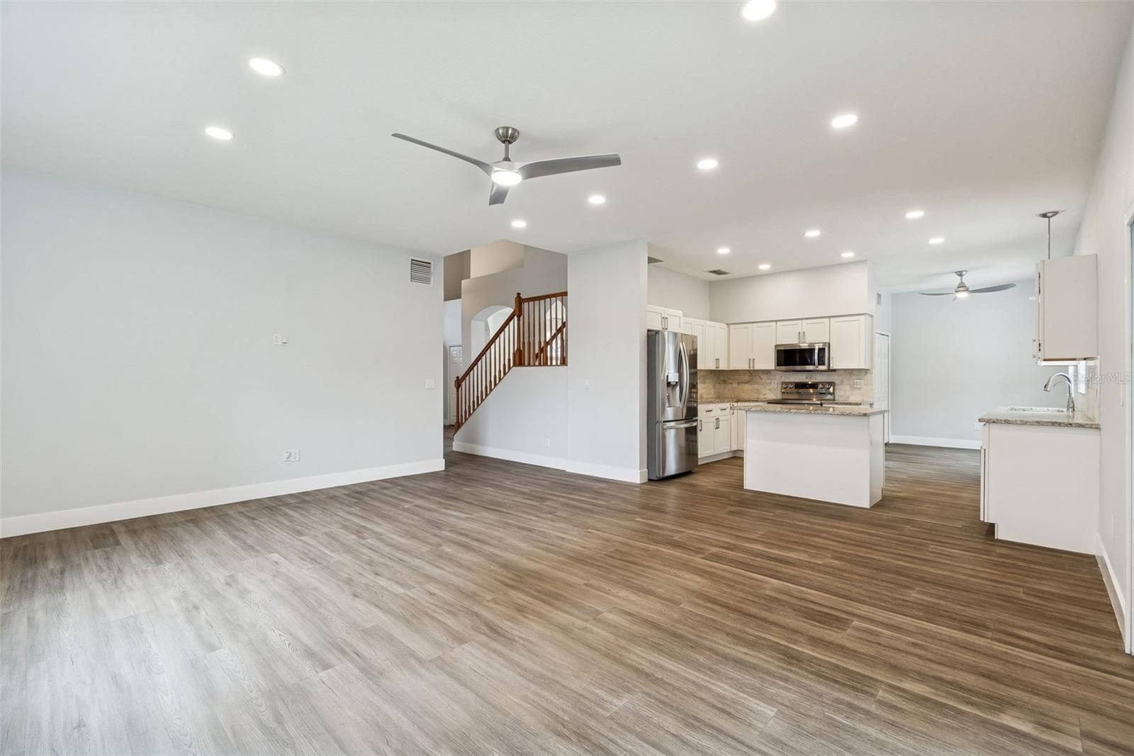 Image 35 of 88 For 18154 Sandy Pointe Drive