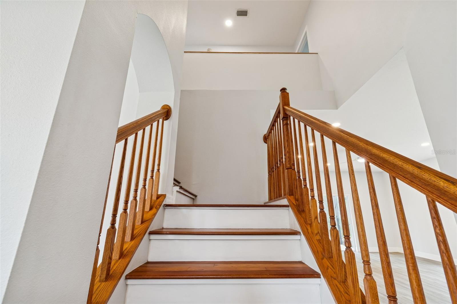 Image 37 of 88 For 18154 Sandy Pointe Drive