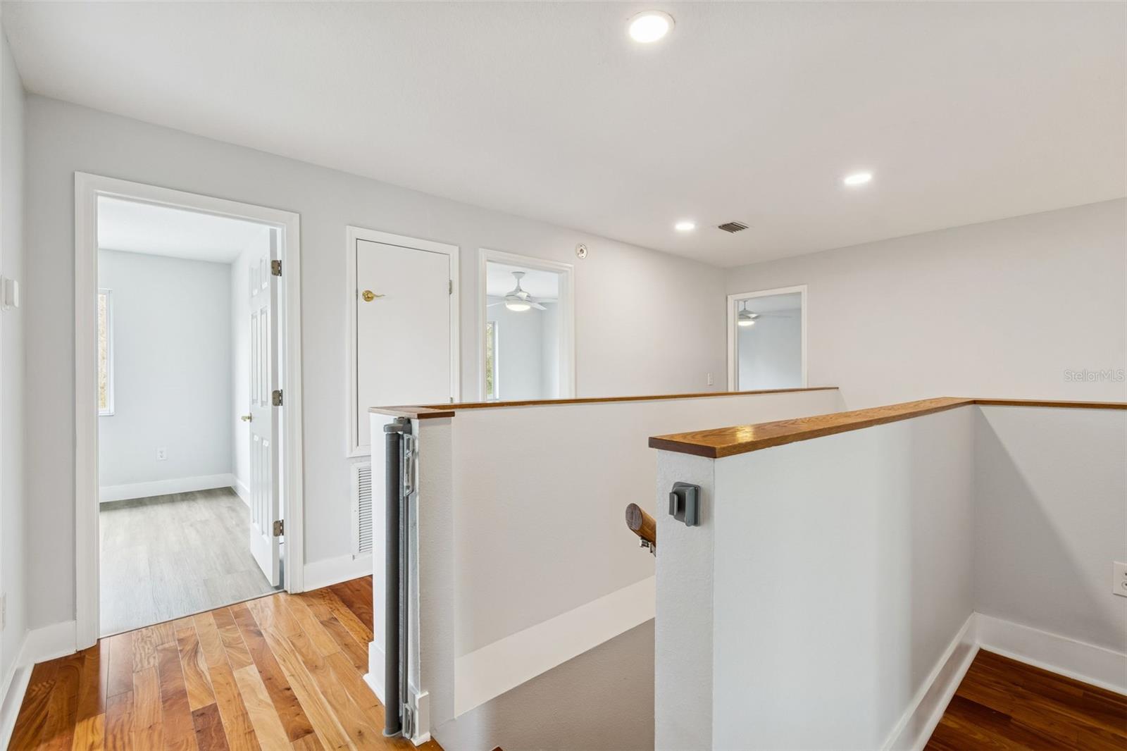 Image 39 of 88 For 18154 Sandy Pointe Drive