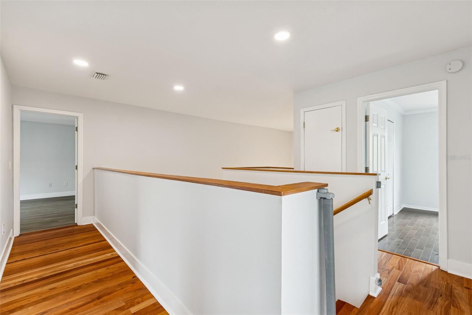 Image 40 of 88 For 18154 Sandy Pointe Drive