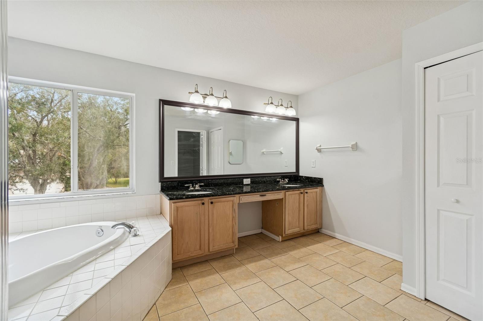 Image 48 of 88 For 18154 Sandy Pointe Drive