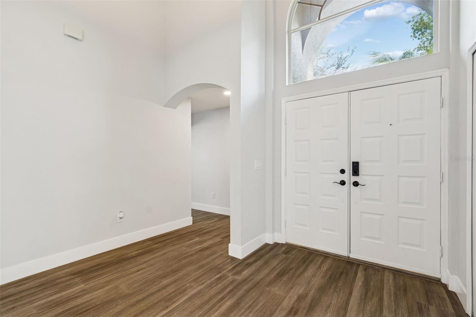 Image 9 of 88 For 18154 Sandy Pointe Drive