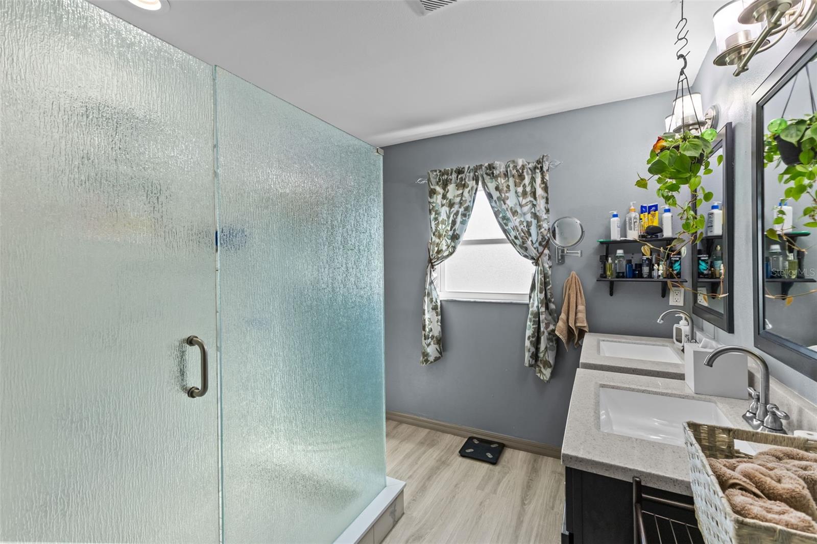 Image 13 of 33 For 8290 52nd Way N